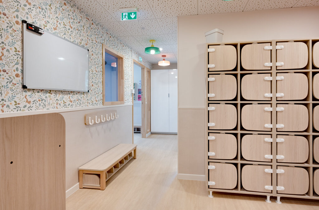 Quand inscrire son bébé en crèche ? Le calendrier à suivre, du dossier à la rentrée